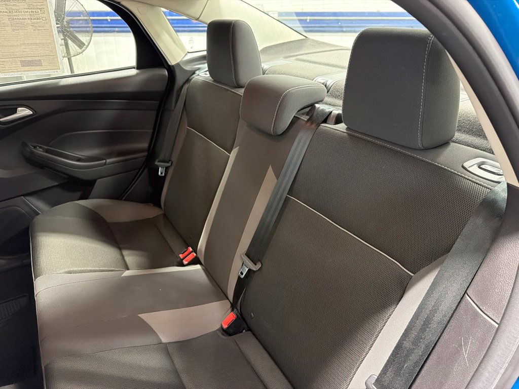 Used 2014 Ford Focus SE w/ SE Winter Package FWD image 11