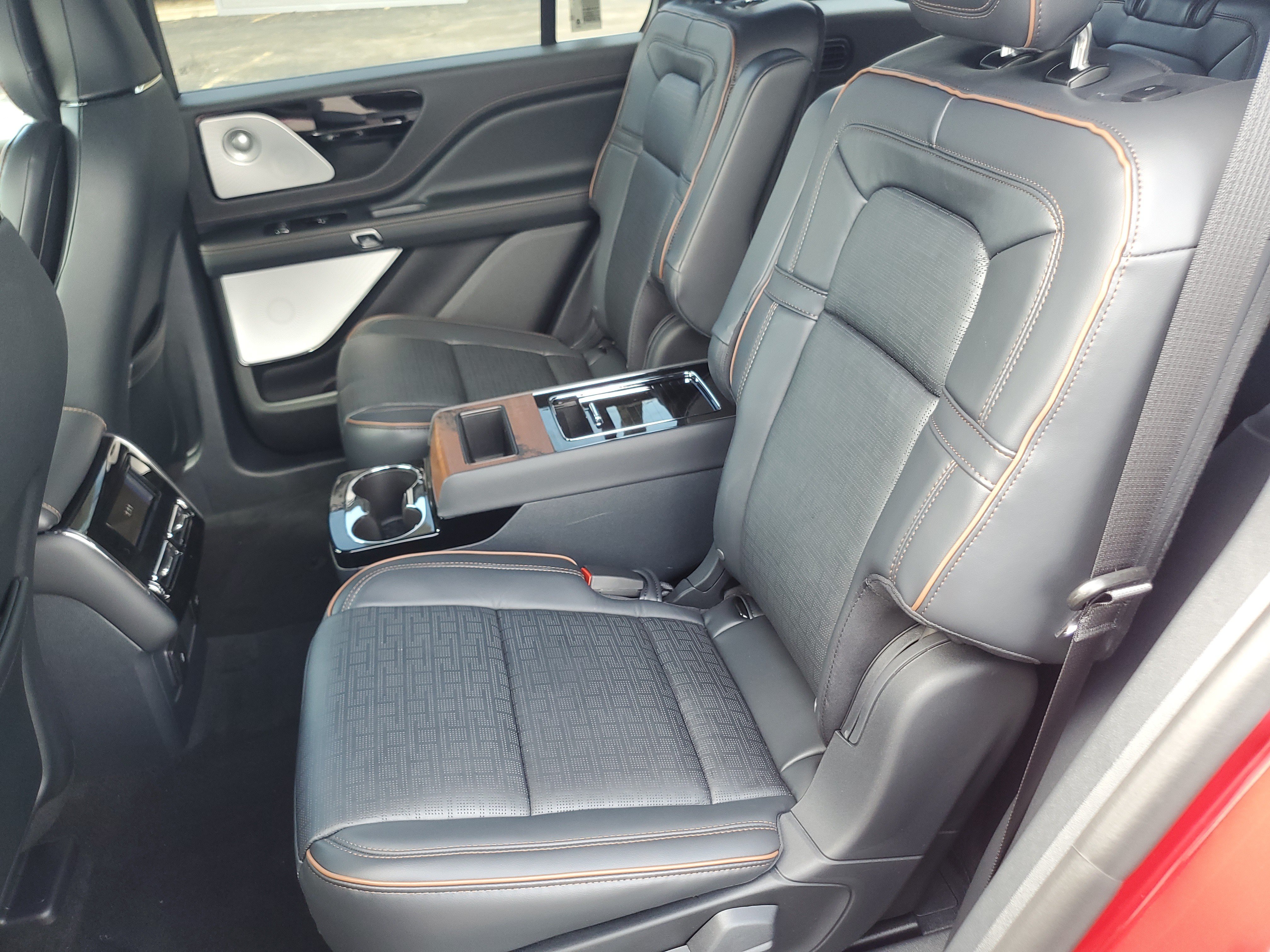 New 2027 Lincoln Aviator Black Label w/ Dynamic Handling Package AWD/4WD image 27