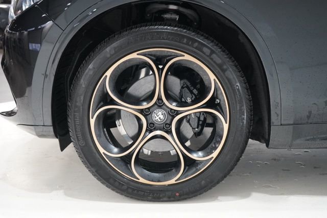 New 2025 Alfa Romeo Stelvio Sprint image 10