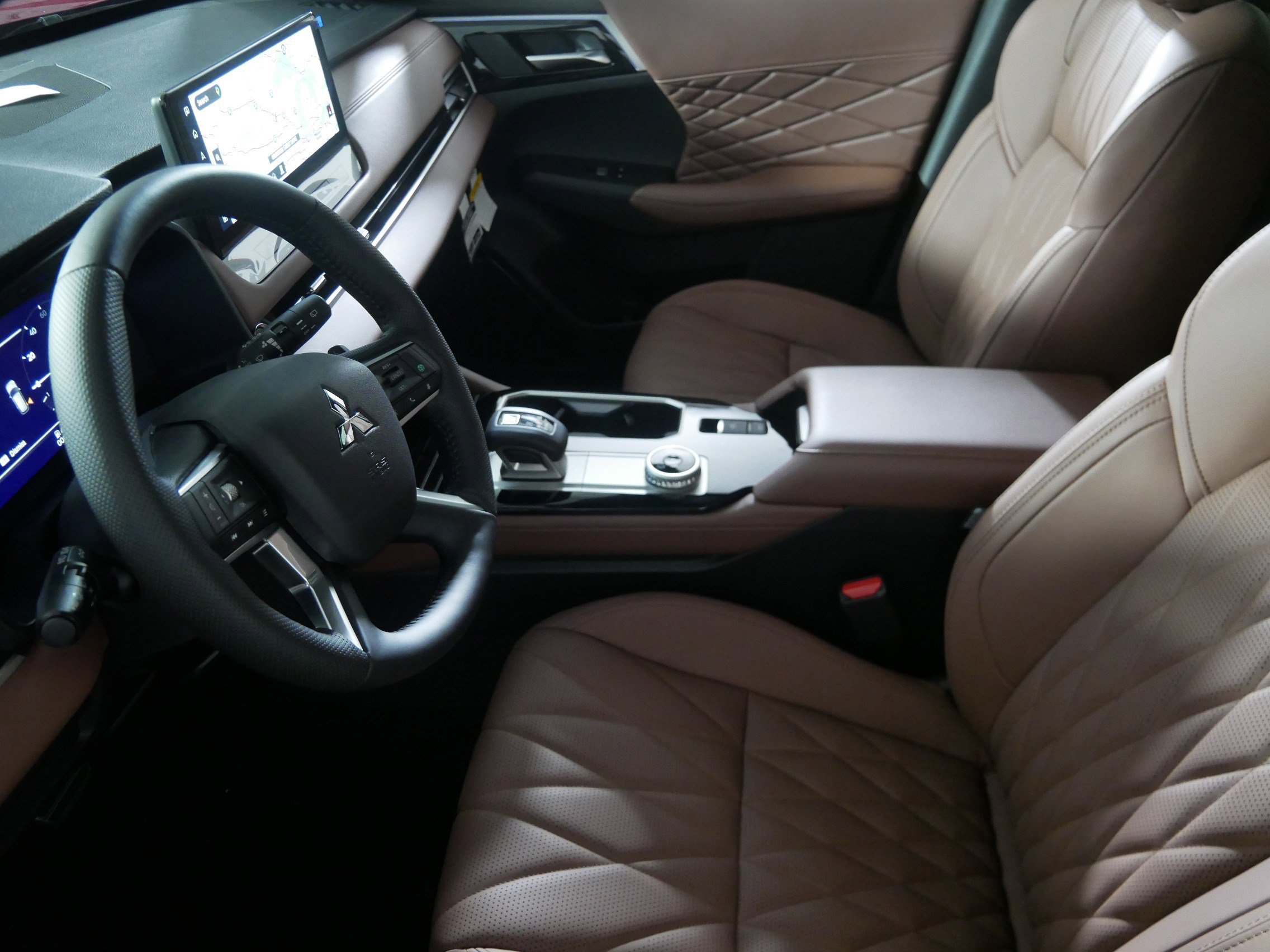 New 2025 Mitsubishi Outlander SEL image 4