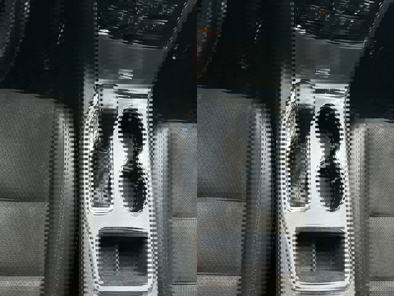 Used 2020 Jeep Grand Cherokee Altitude image 34