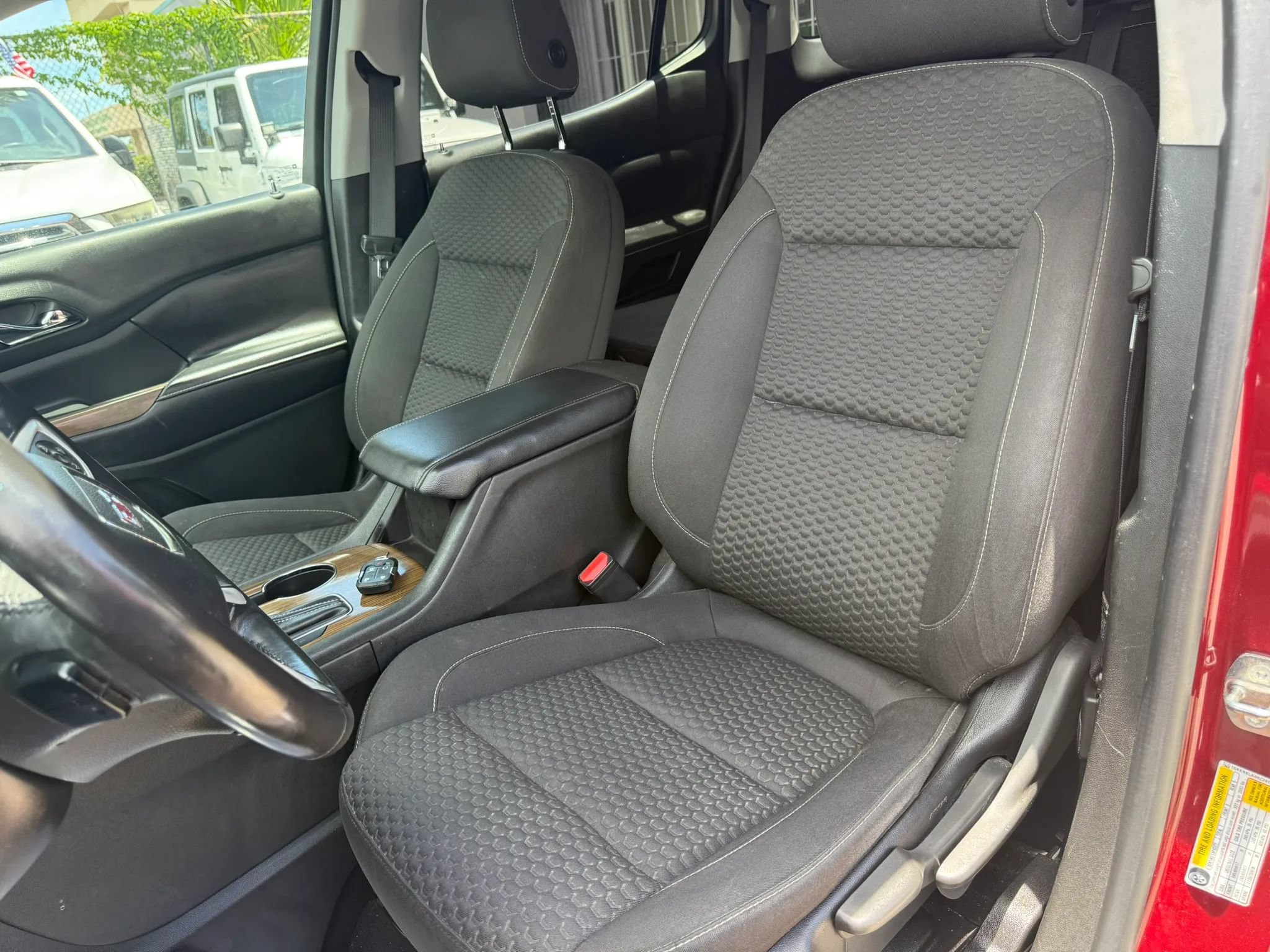 Used 2017 GMC Acadia SLE FWD image 12