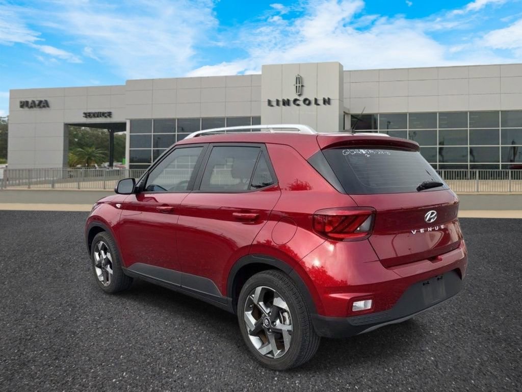 Used 2024 Hyundai Venue SEL image 6