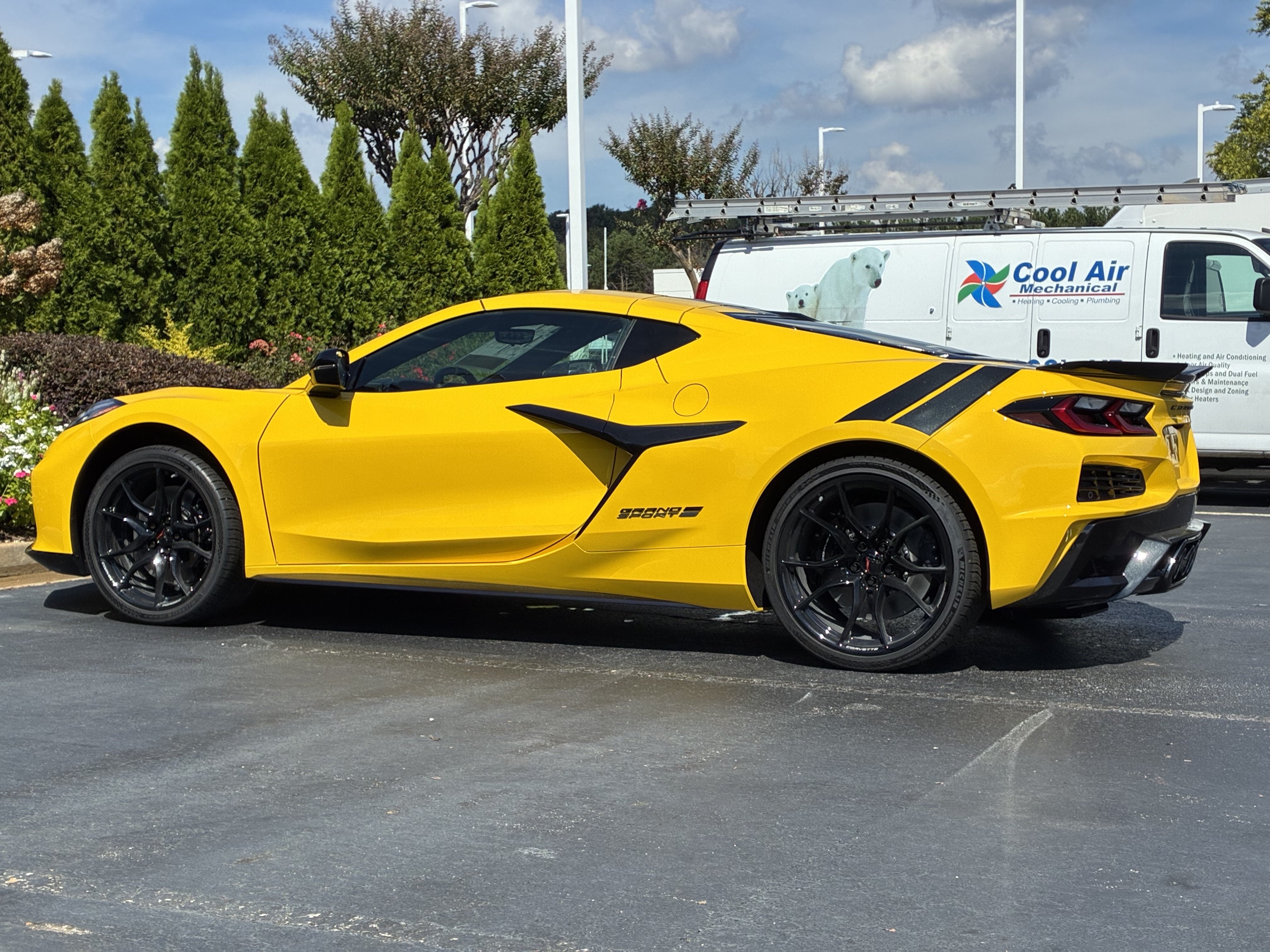 New 2027 Chevrolet Corvette Grand Sport w/ Stealth Interior Trim Package RWD image 9