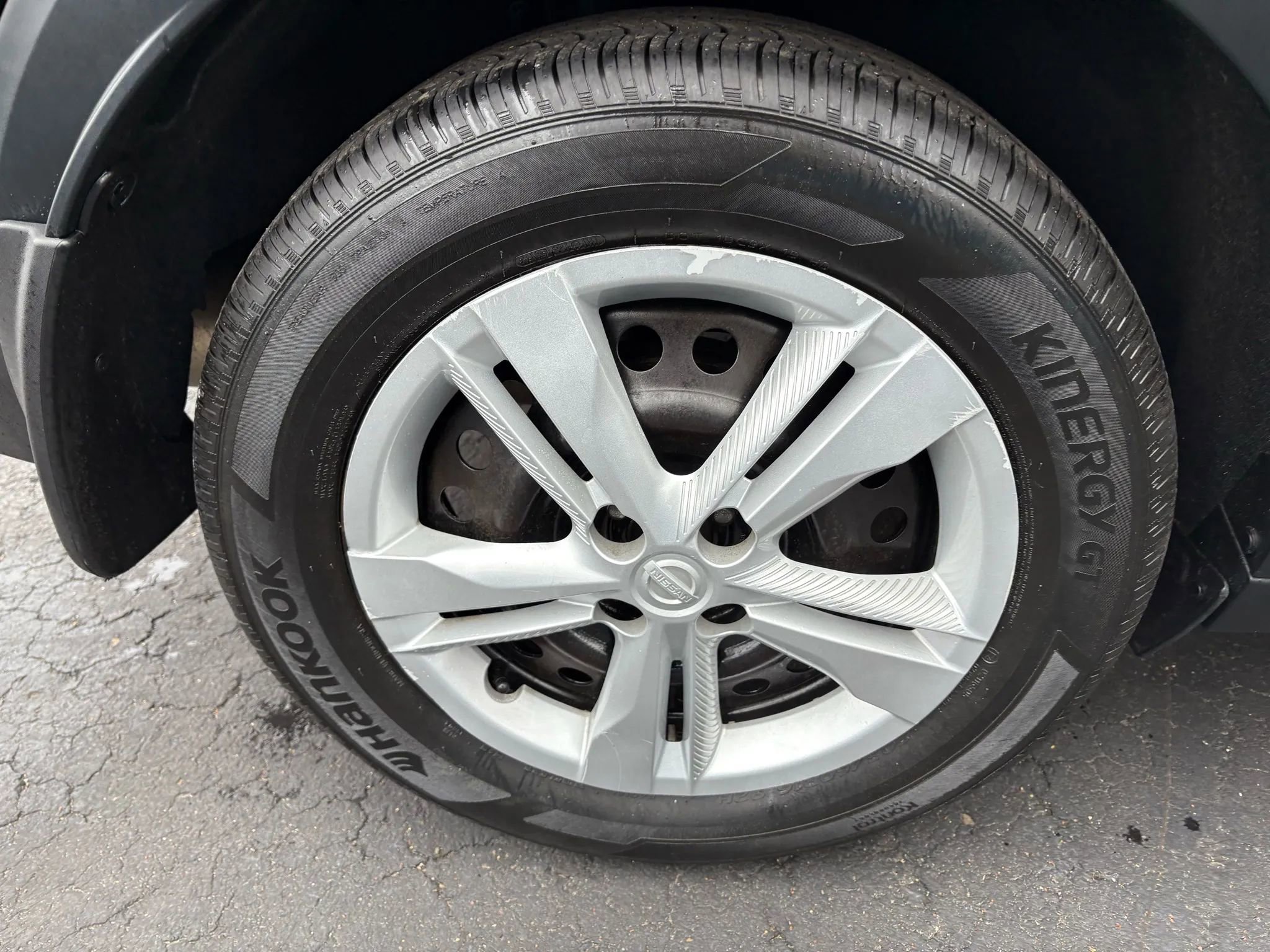 Used 2019 Nissan Kicks S image 23