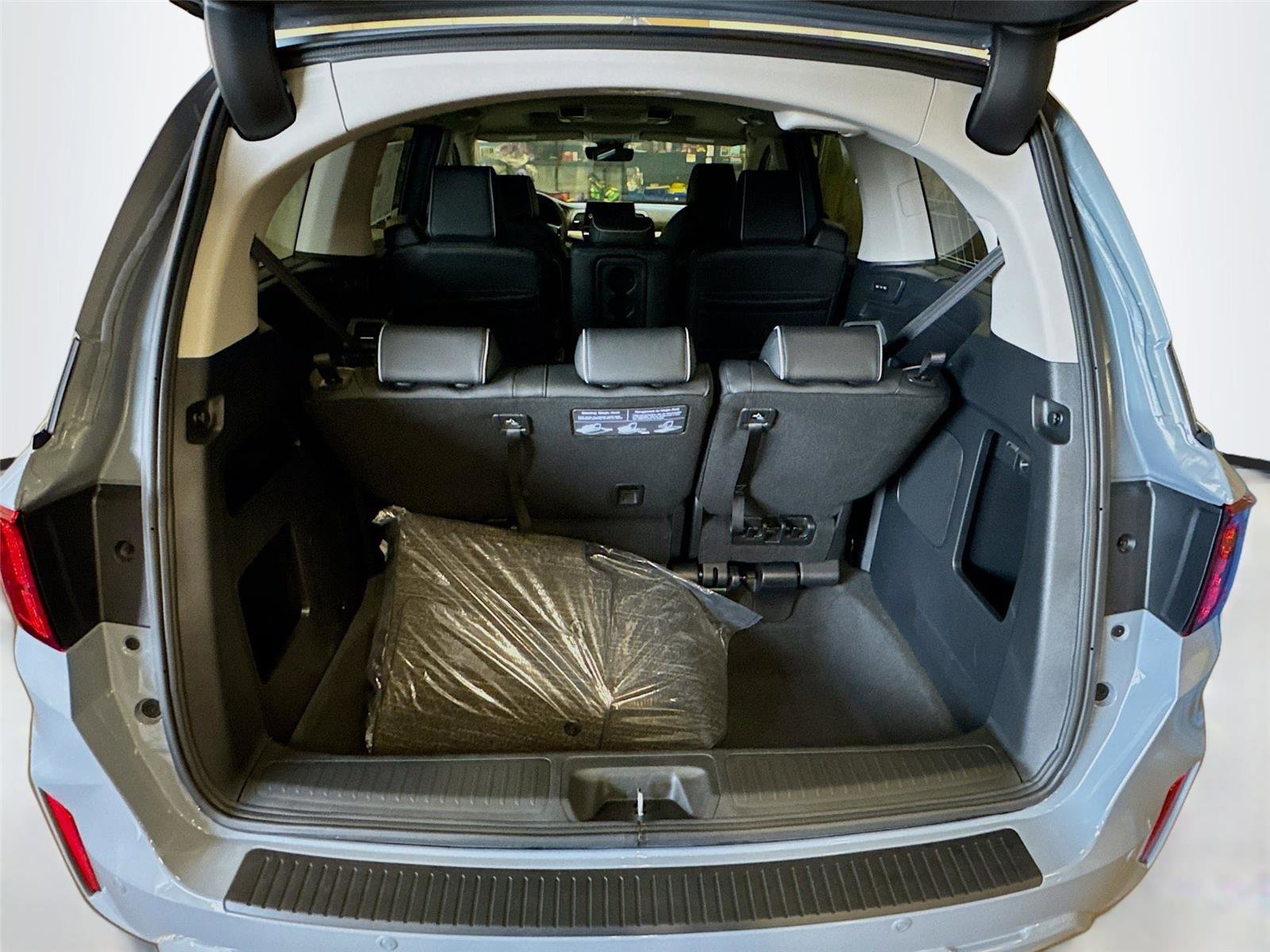 New 2026 Honda Odyssey Touring image 25