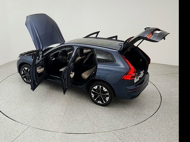 New 2026 Volvo XC60 B5 Plus w/ Climate Package image 37