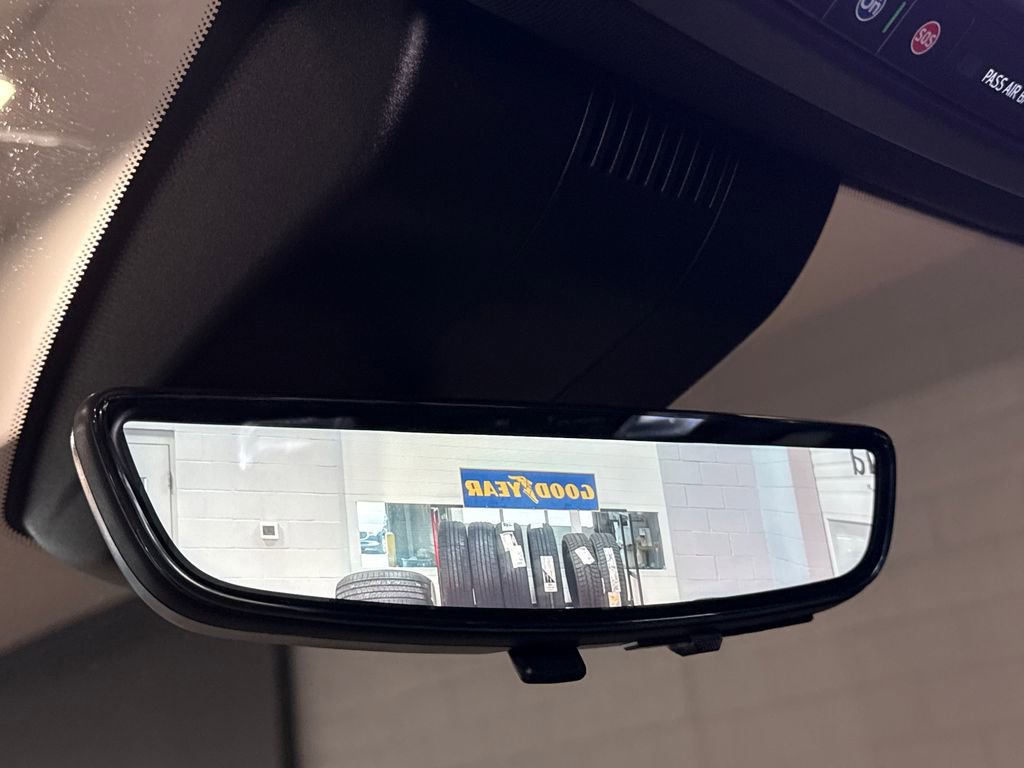 Used 2025 GMC Sierra 3500 AT4 w/ AT4 Premium Plus Package image 32