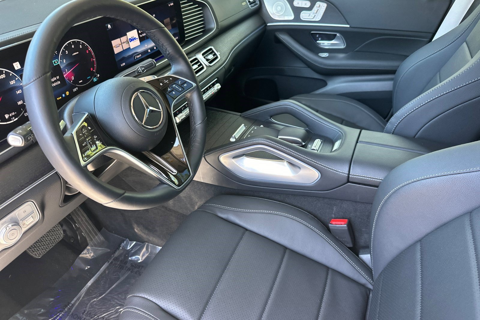 Used 2026 Mercedes-Benz GLS 450 4MATIC image 4