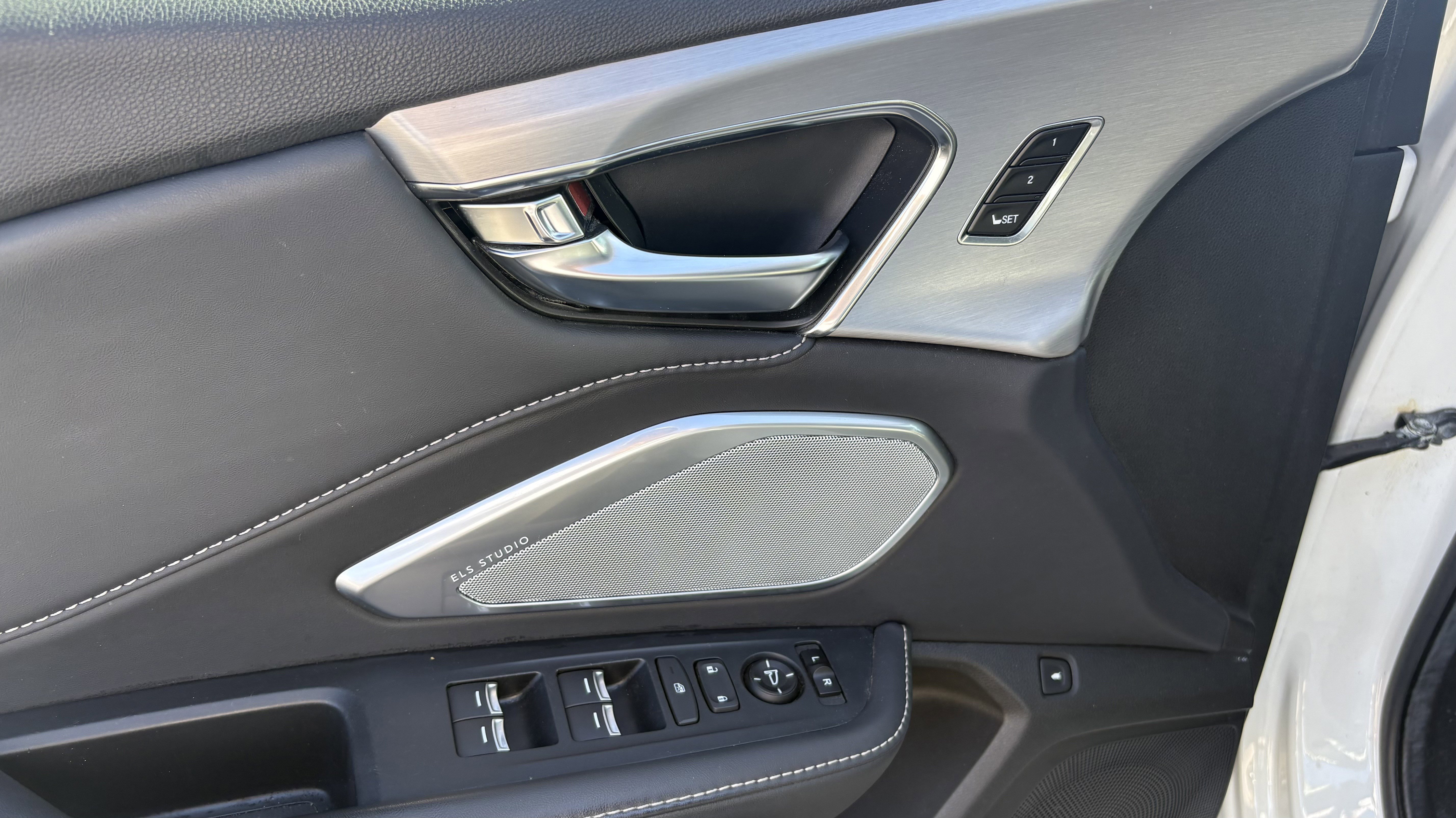 Used 2019 Acura RDX AWD w/Technology Pkg image 2