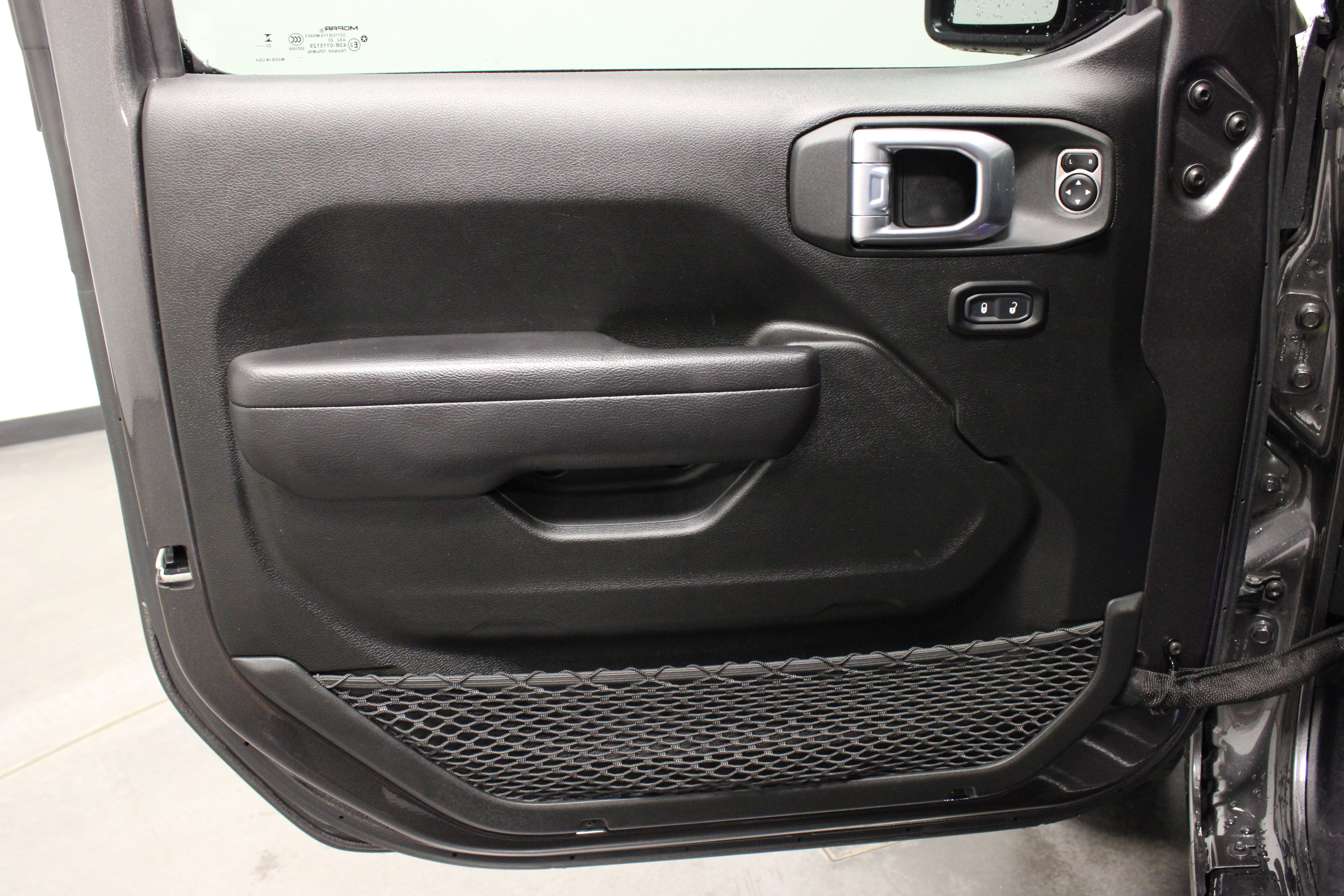 Used 2024 Jeep Wrangler Unlimited AWD/4WD image 17