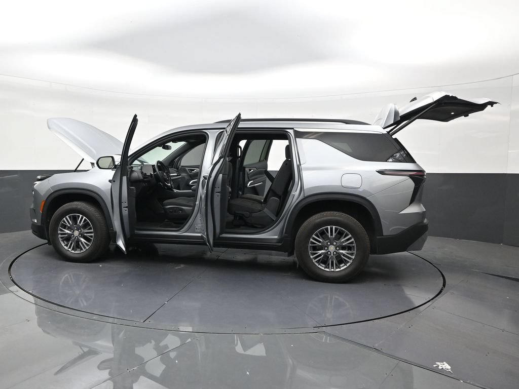Used 2026 Chevrolet Traverse LT FWD image 28