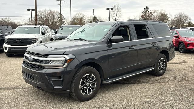 Used 2022 Ford Expedition Max XLT image 2