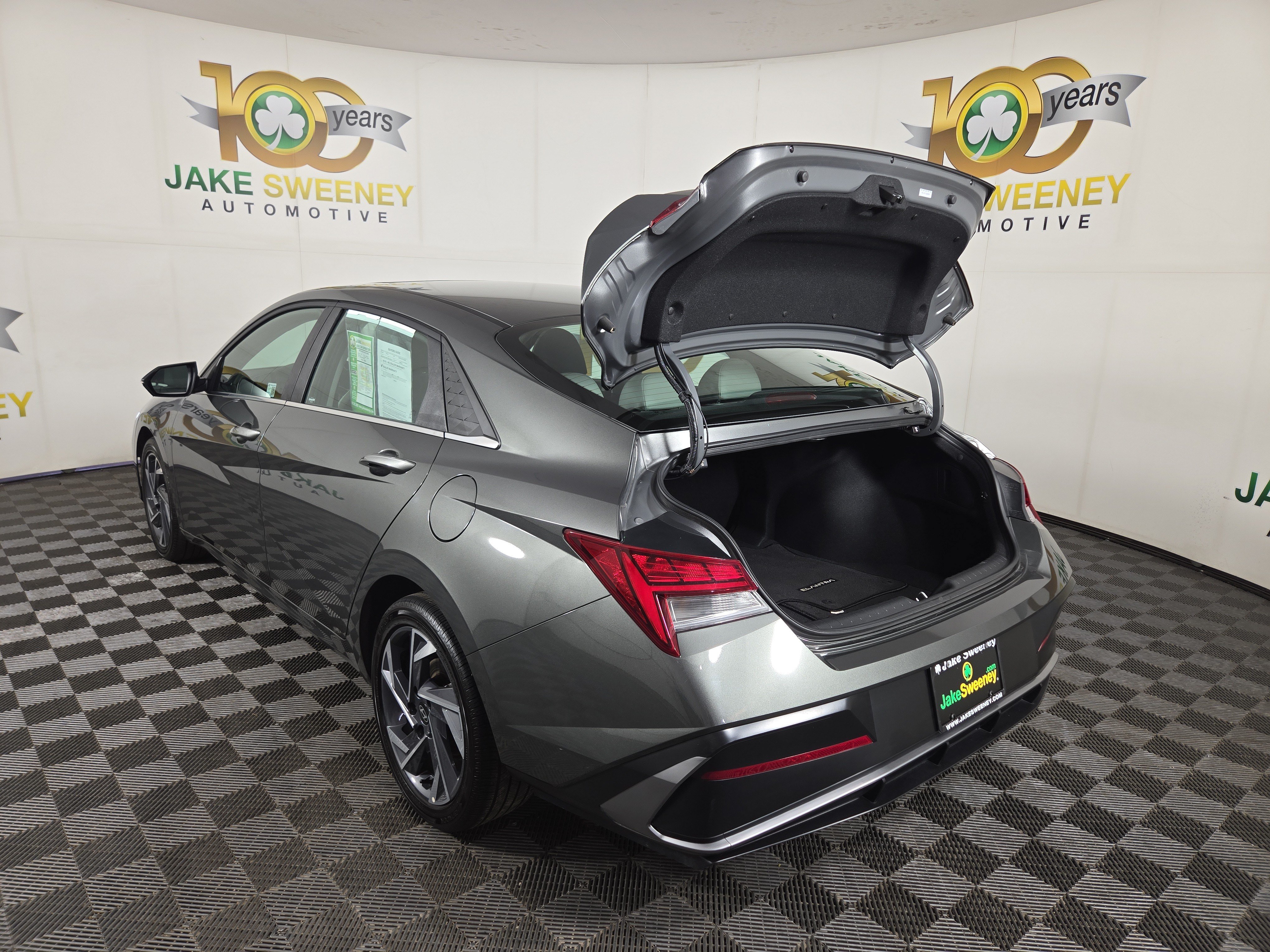 Used 2025 Hyundai Elantra Limited FWD image 32