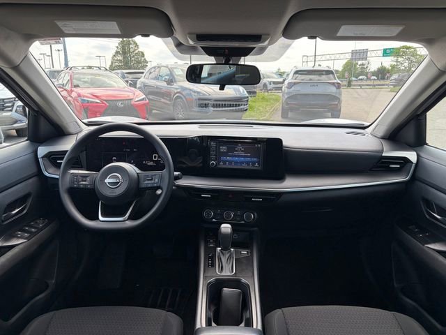 Used 2025 Nissan Kicks S image 24