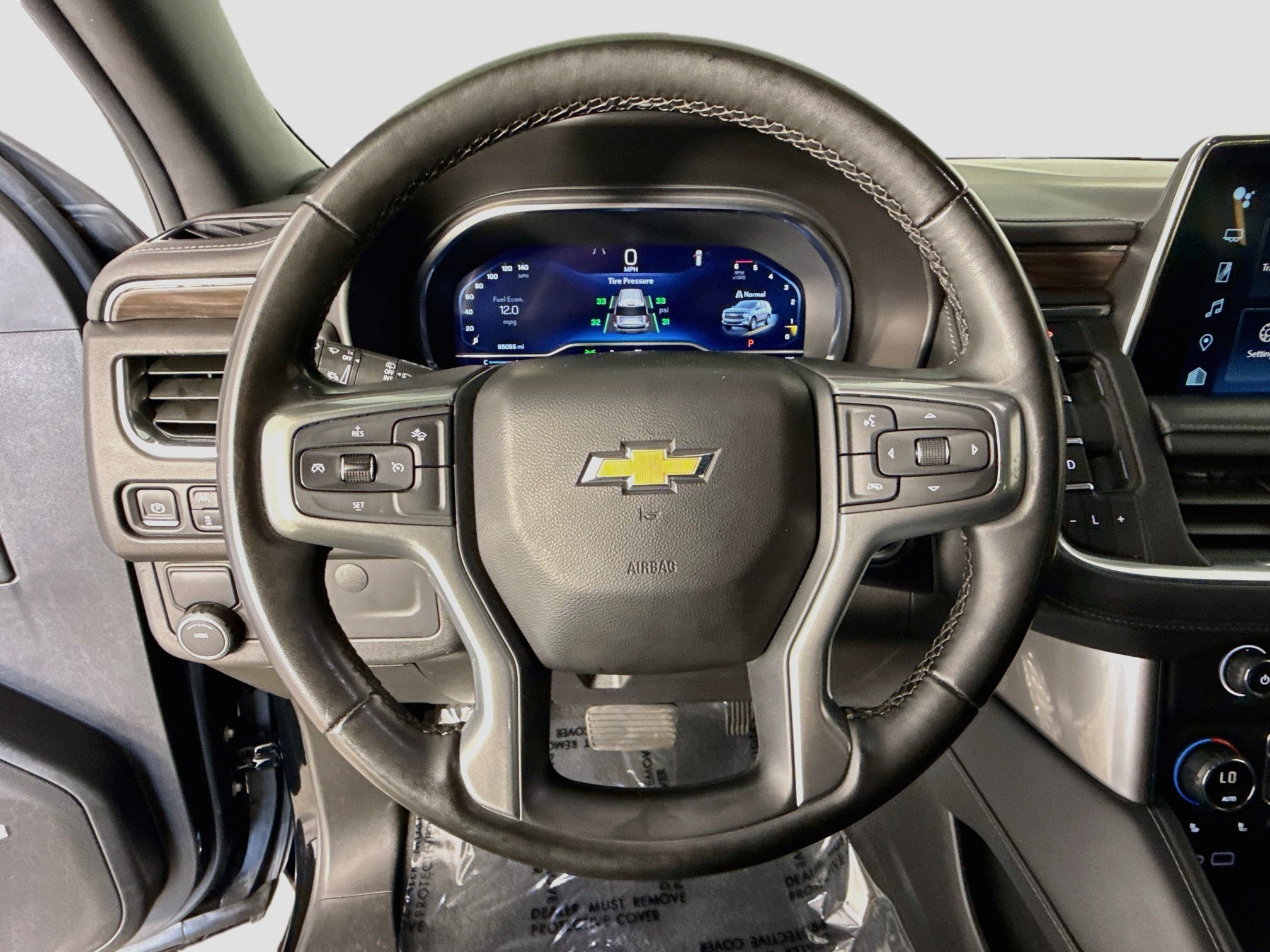 Used 2024 Chevrolet Suburban LT RWD image 13