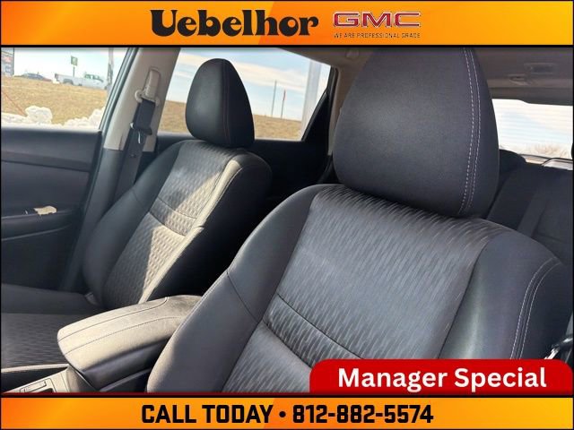 Used 2017 Nissan Rogue SV w/ SV Premium Package image 22