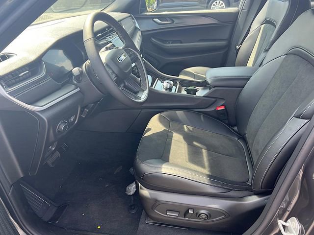 New 2025 Jeep Grand Cherokee L Altitude image 14