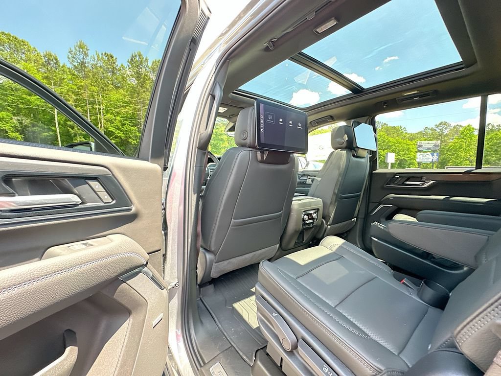 New 2026 GMC Yukon Denali w/ Denali Reserve Package RWD image 17