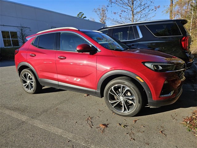 Used 2021 Buick Encore GX Essence w/ Advanced Technology Package image 4