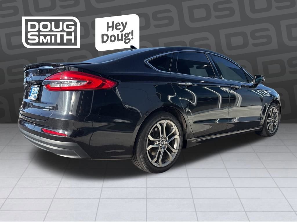 Used 2020 Ford Fusion Titanium FWD image 4