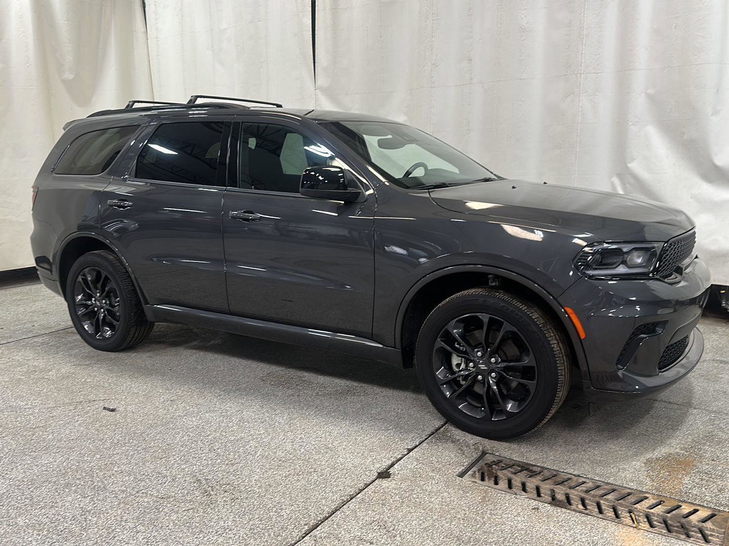 Certified 2024 Dodge Durango SXT w/ SXT Blacktop Group AWD/4WD image 8