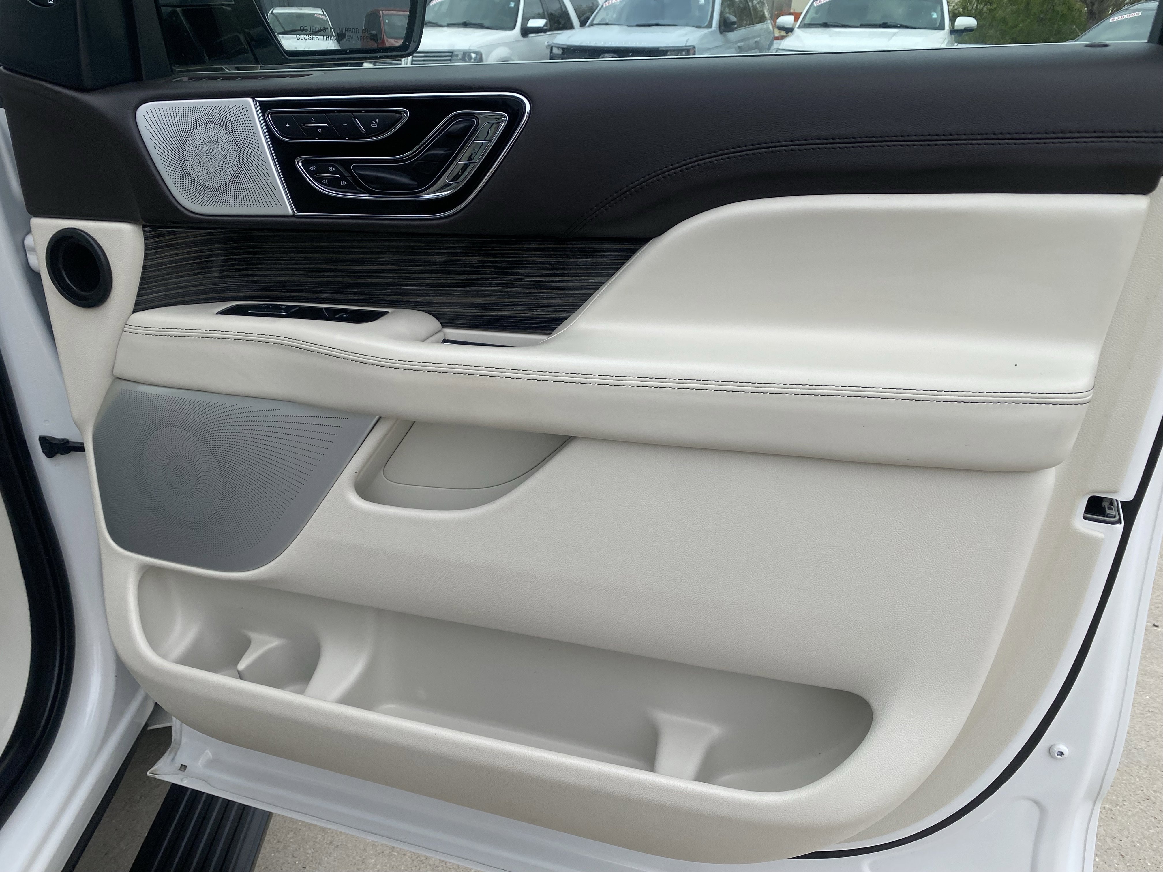 Used 2021 Lincoln Navigator Black Label image 9