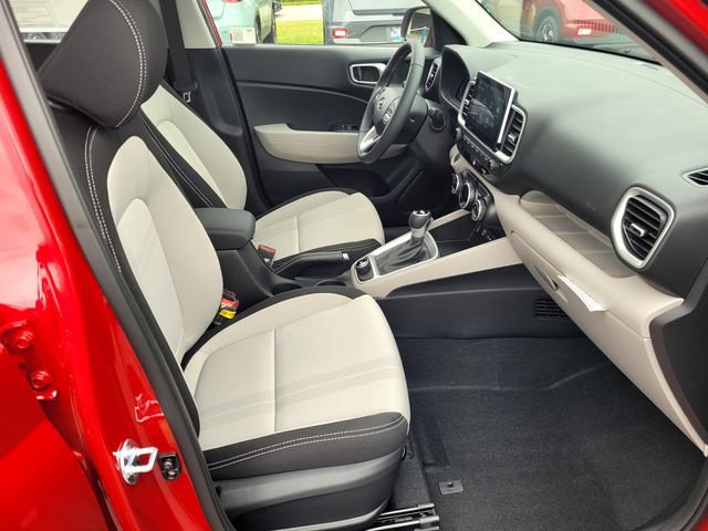 New 2025 Hyundai Venue SEL FWD image 19