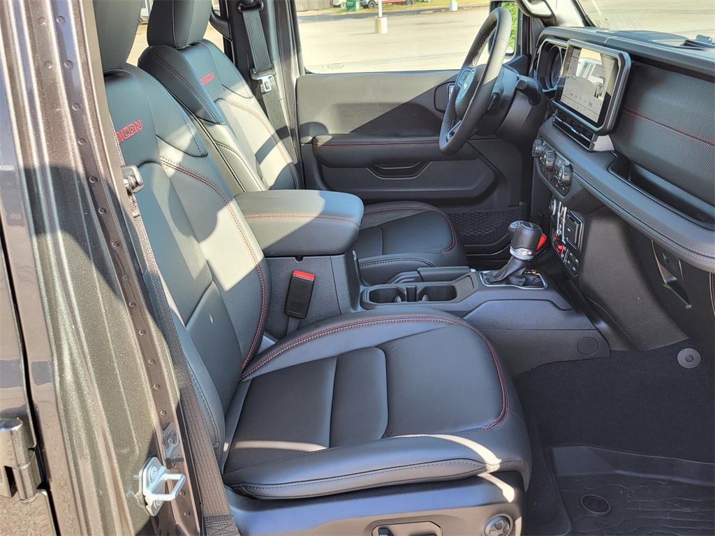 Used 2025 Jeep Gladiator Rubicon w/ Convenience Group image 10