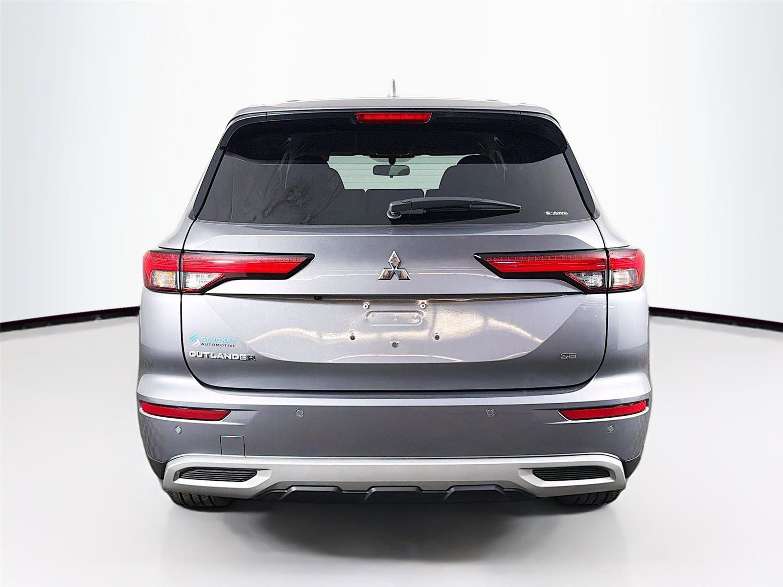 Used 2023 Mitsubishi Outlander SE AWD/4WD image 6