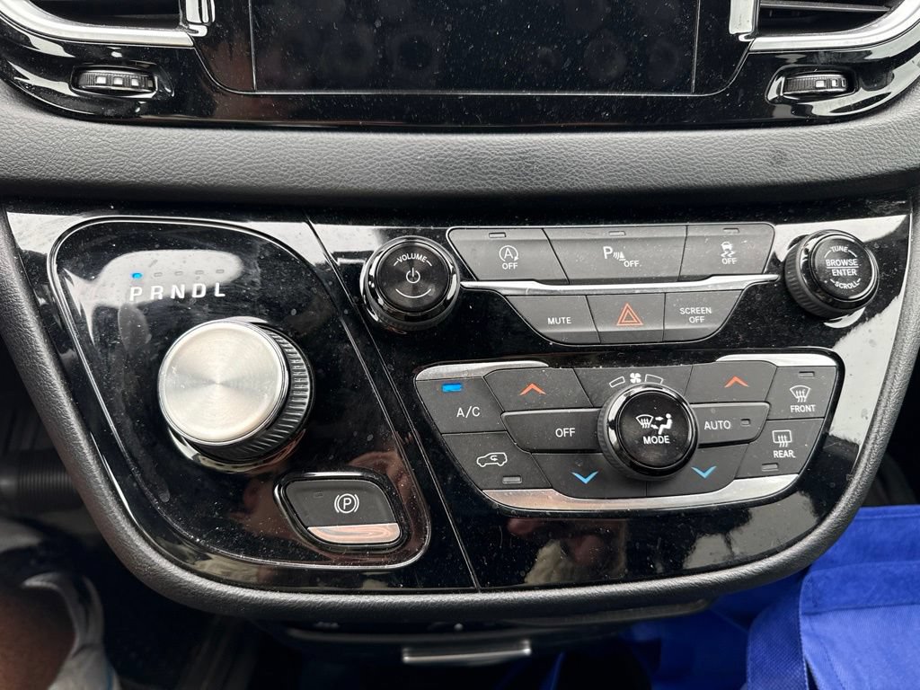Used 2019 Chrysler Pacifica Touring-L Plus w/ S Appearance Package FWD image 23
