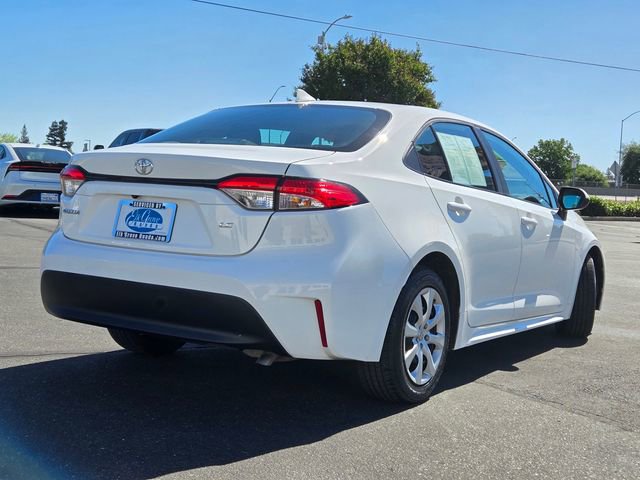 Used 2023 Toyota Corolla LE FWD image 4