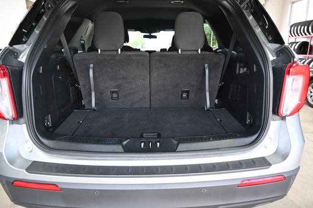 Used 2020 Ford Explorer XLT w/ Comfort Package AWD/4WD image 32