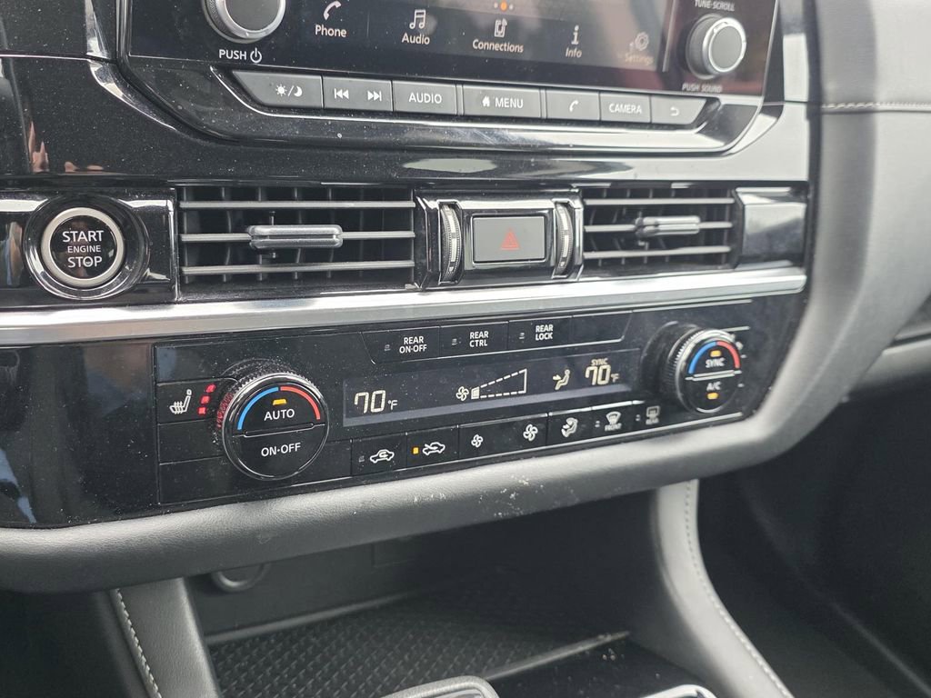 Used 2024 Nissan Pathfinder SV FWD image 21