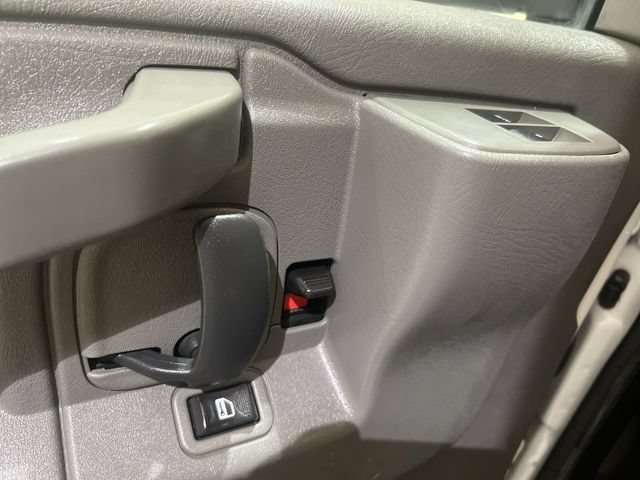 Used 2019 Chevrolet Express 3500 w/ Power Convenience Package RWD image 18