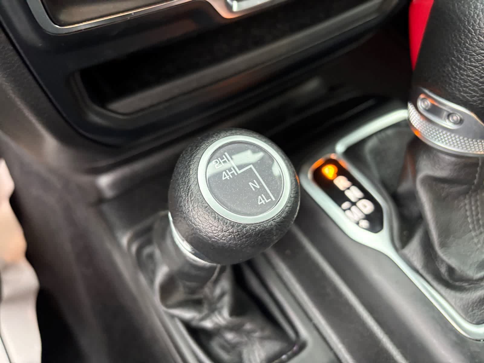 Used 2023 Jeep Gladiator Sport AWD/4WD image 27
