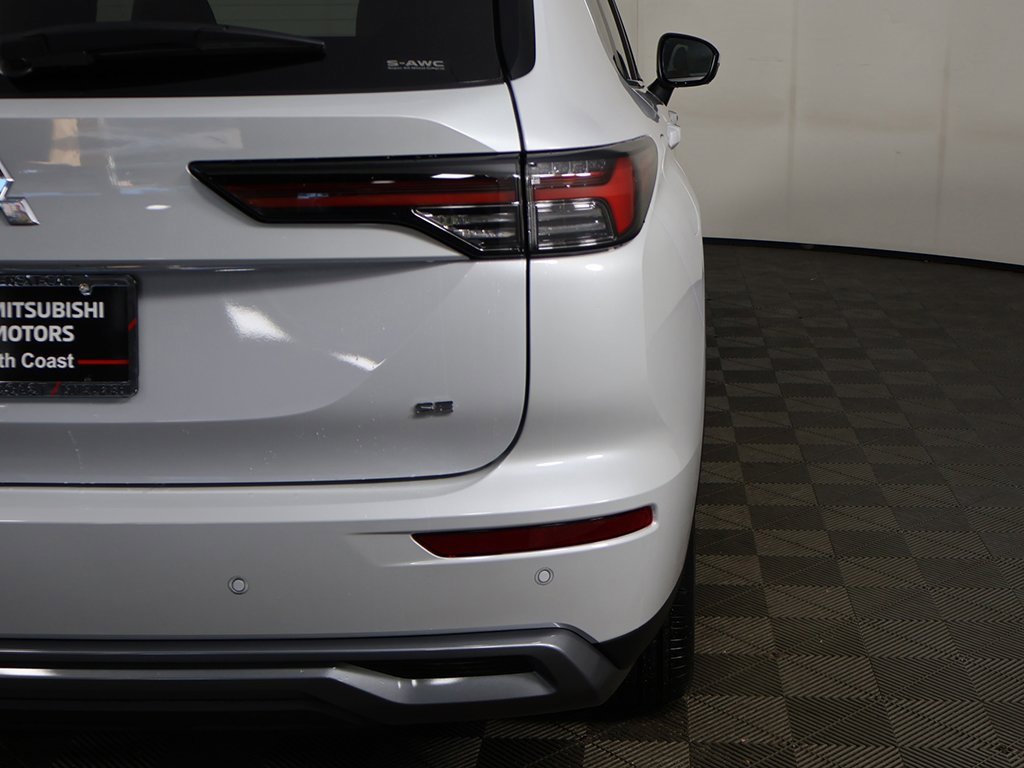 New 2025 Mitsubishi Outlander SE image 18