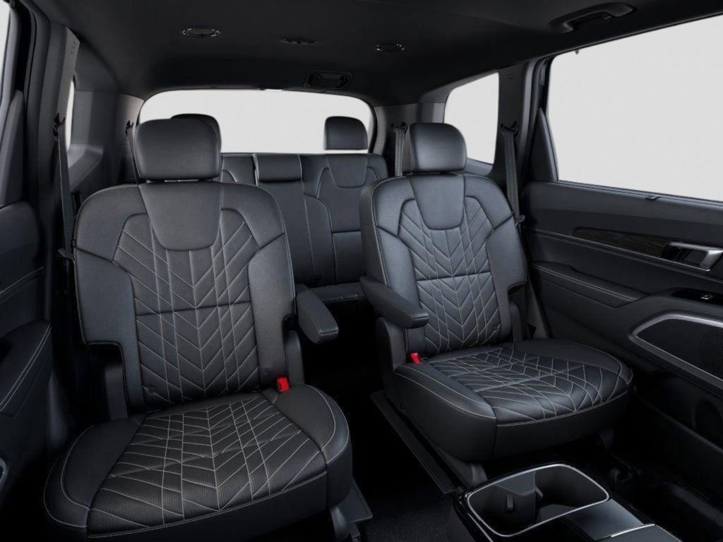 Used 2025 Kia Telluride AWD image 16