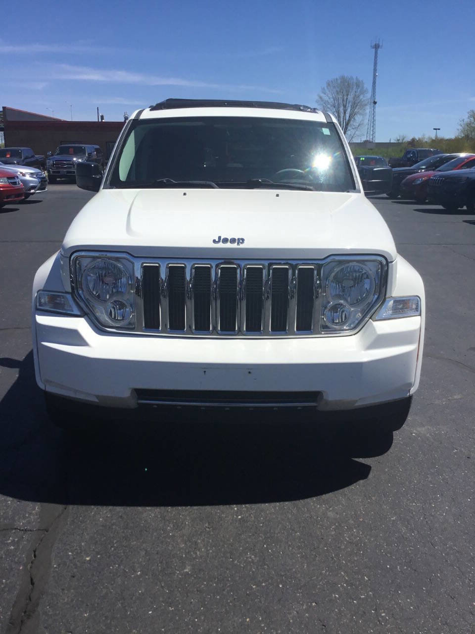 Used 2008 Jeep Liberty Limited w/ Premium Group AWD/4WD image 8