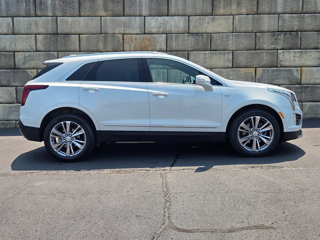Used 2024 Cadillac XT5 Premium Luxury w/ Technology Package AWD/4WD image 6