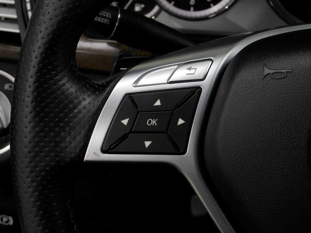 Used 2013 Mercedes-Benz E 350 4MATIC Sedan image 46