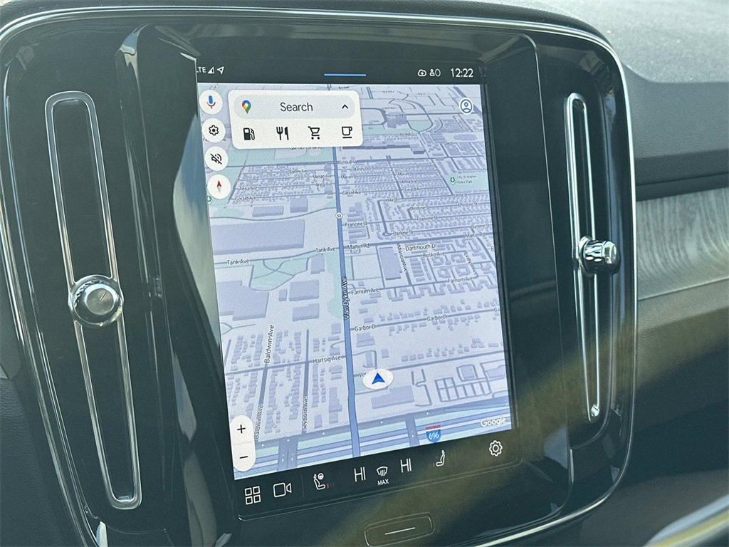 Used 2025 Volvo XC40 B5 Plus image 33