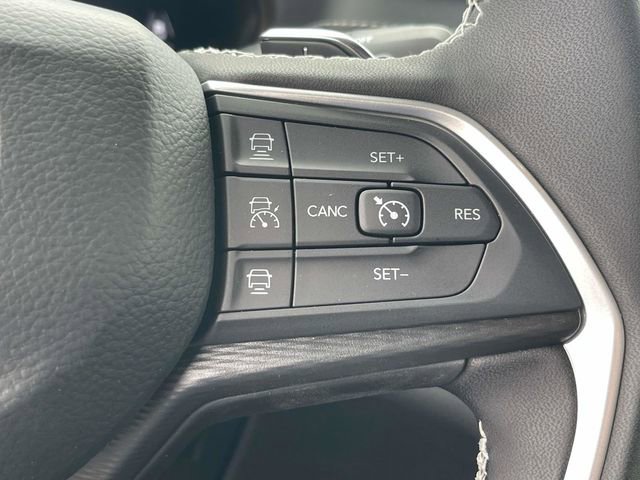 New 2025 Jeep Grand Cherokee L Altitude image 30