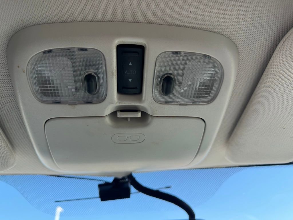 Used 2010 Mercury Mariner Premier image 24