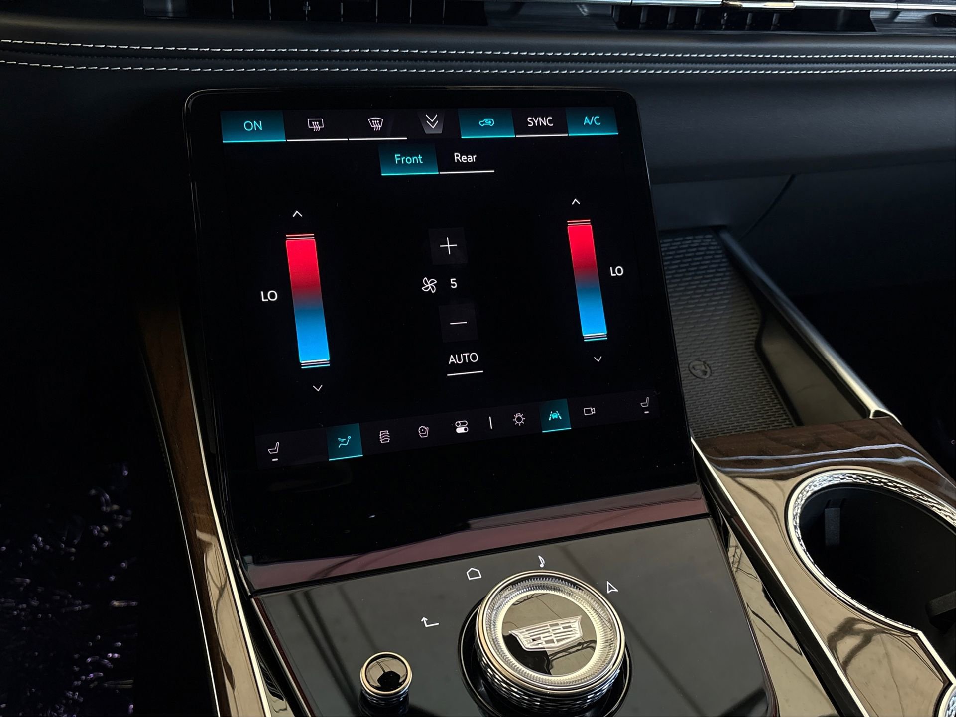 New 2026 Cadillac Escalade ESV Platinum Sport w/ LPO, ONYX Package image 25