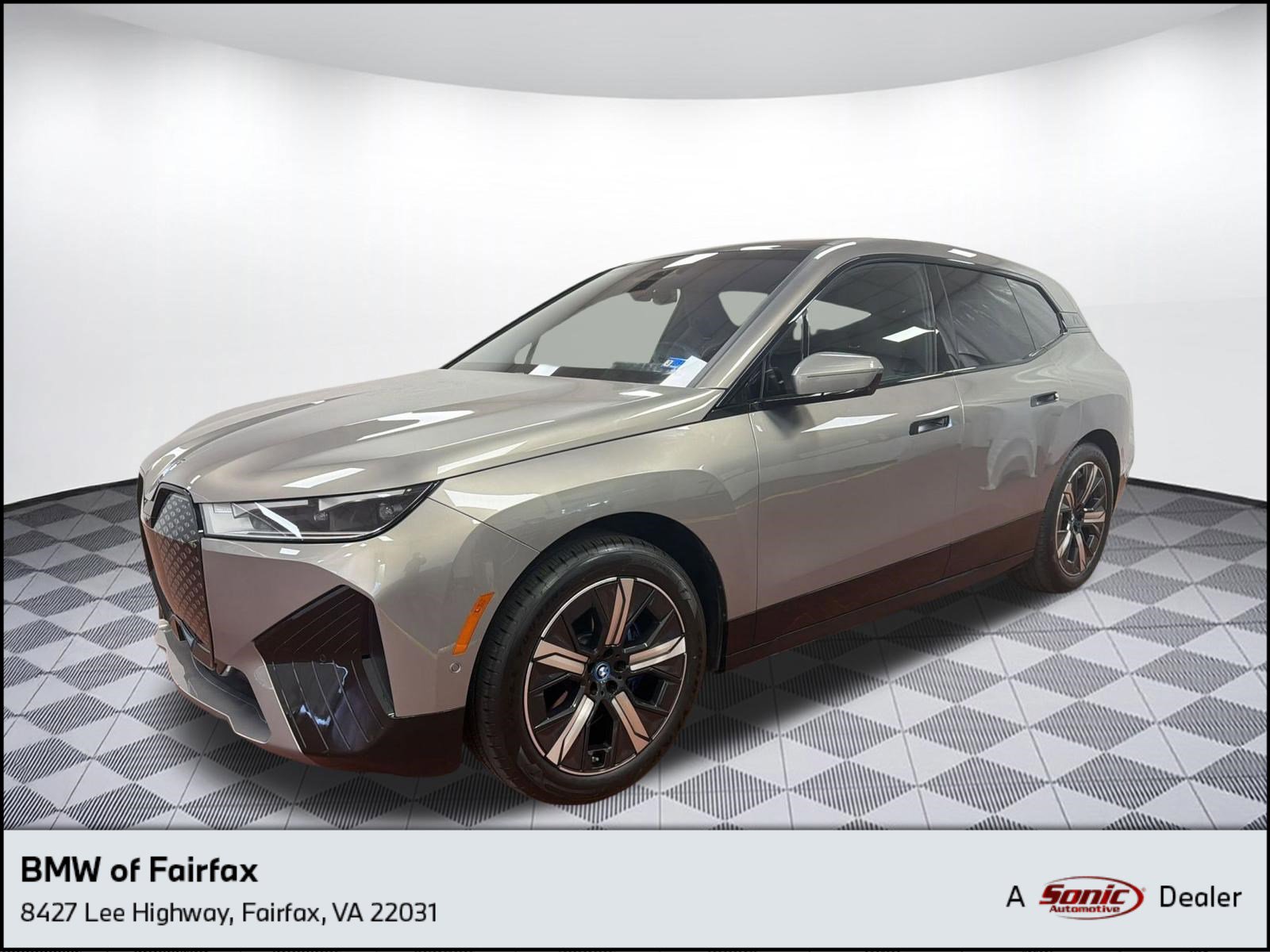 Used 2023 BMW iX xDrive50 w/ Premium Package image 1