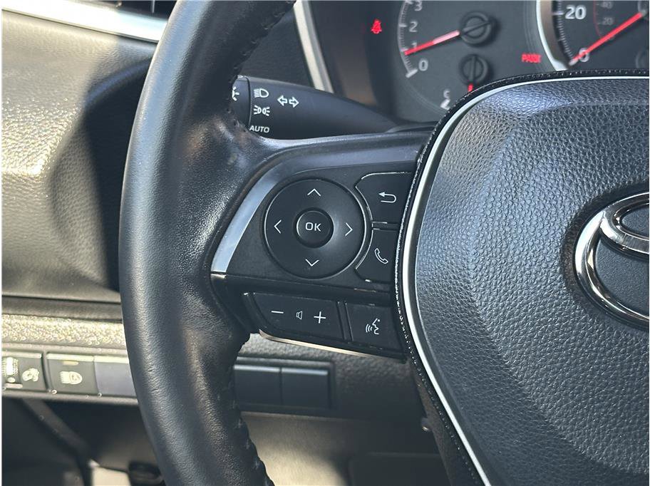 Used 2020 Toyota Corolla SE w/ SE Preferred Package image 21