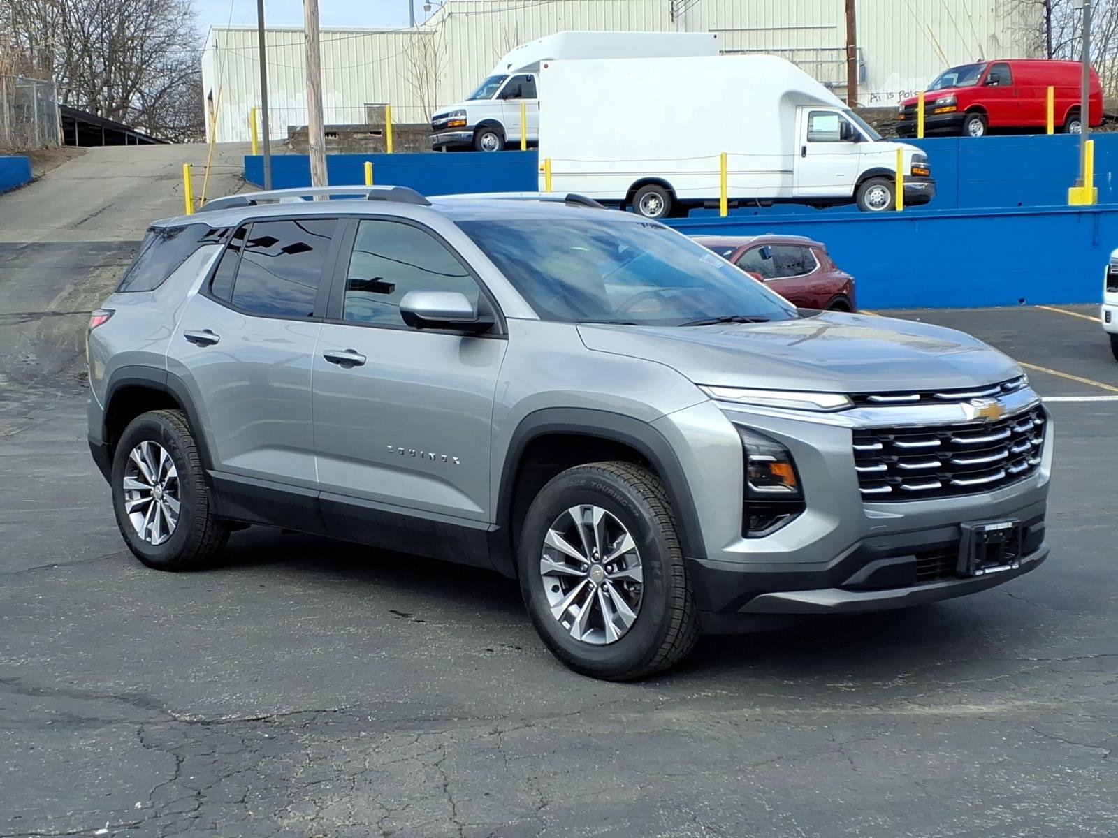 Used 2025 Chevrolet Equinox LT w/ Convenience Package II AWD/4WD image 1