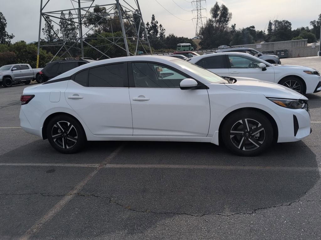 Used 2025 Nissan Sentra SV image 4