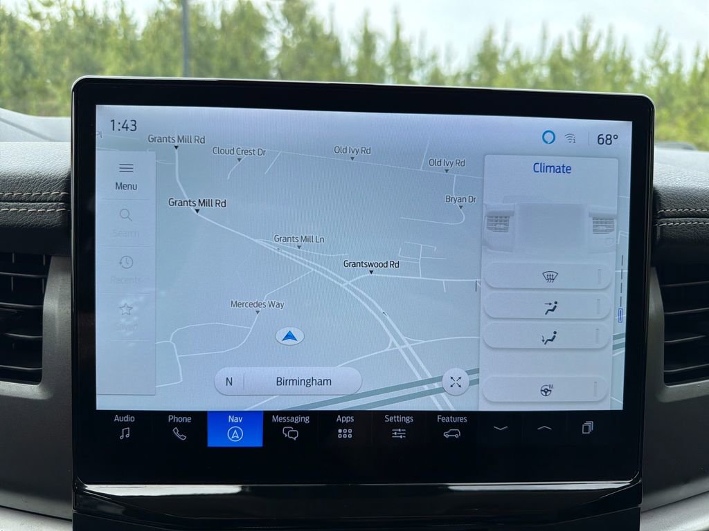 Used 2024 Ford Expedition XLT image 16